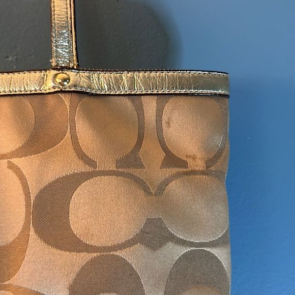 Coach Shoulder Bag - Picture 4 of 7